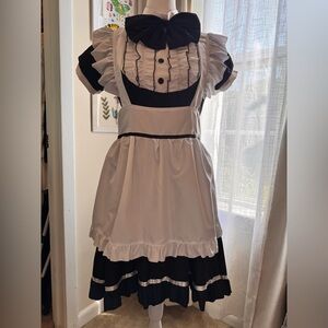 Black and White Cosplay Halloween Costume Lolita Maid Dress with Apron and Bow